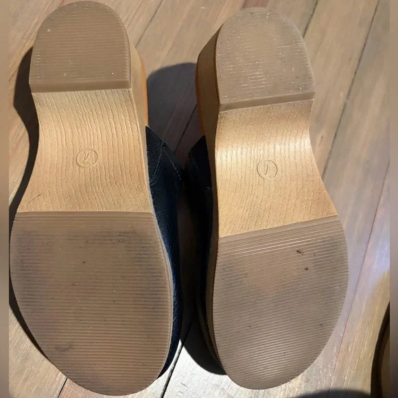 Black faux leather Clogs size 7 - Picture 3 of 3